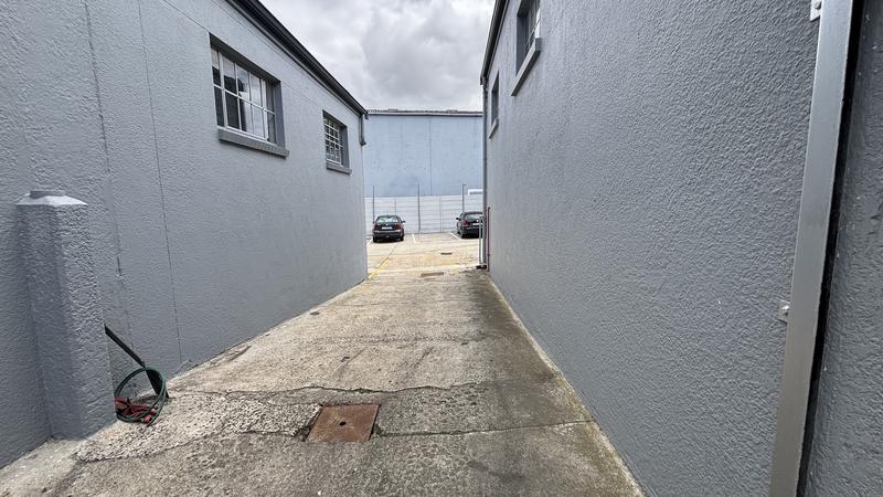 To Let commercial Property for Rent in Maitland Western Cape